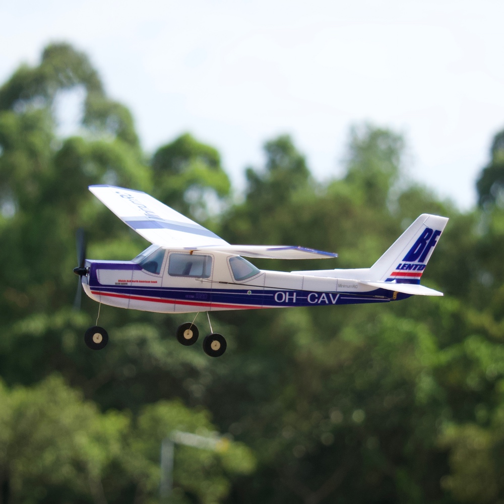 Kids Toys Channel - Kit pesawat RC Mini Trainer 3